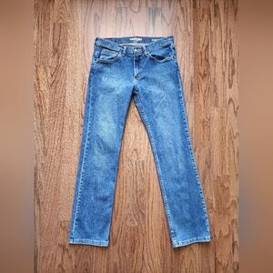 Wrangler Men's Slim Straight 31x32 Medium Wash Jeans